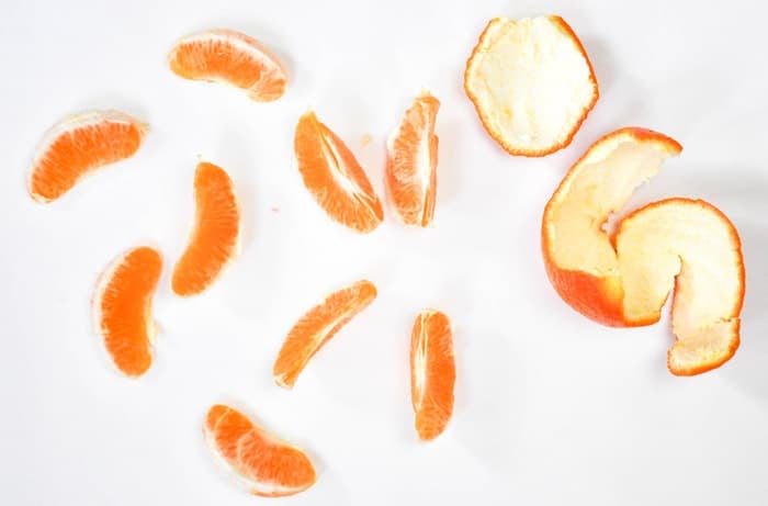 Peeled and sliced tangerines 