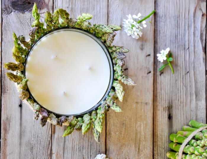 Asparagus Candles :: Add fresh asparagus around a cylinder shaped candle and instant springtime happiness