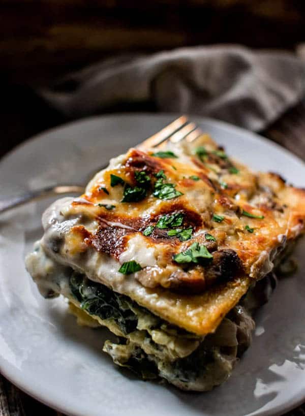 White lasagna with artichokes and spinach