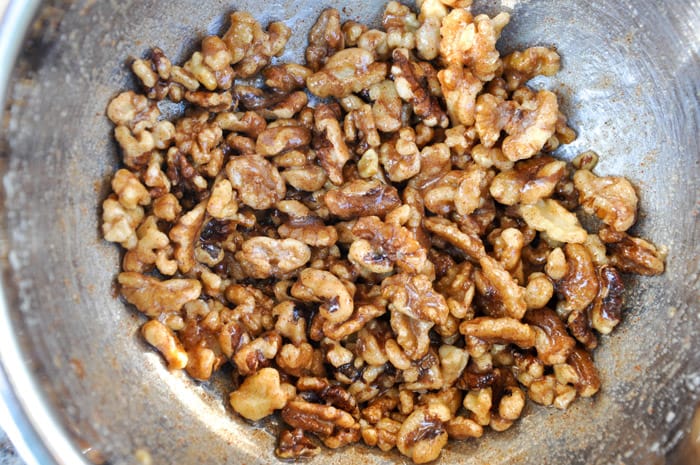 Coated walnuts with egg yoke and spices