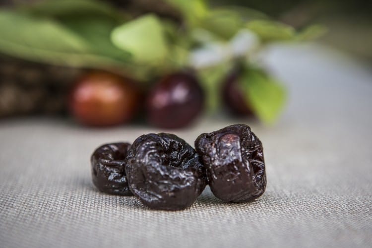 dried plums high res