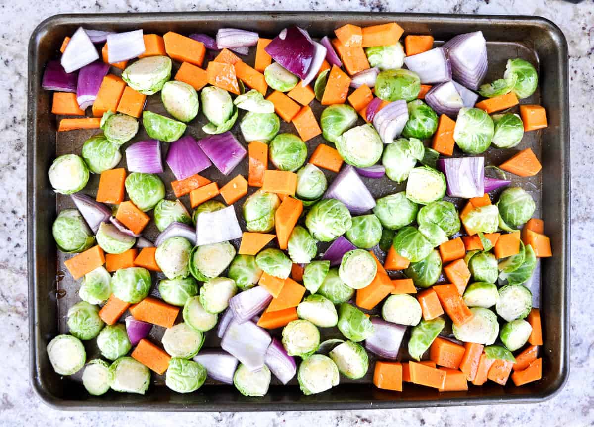 Dust vegetables with salt and pepper