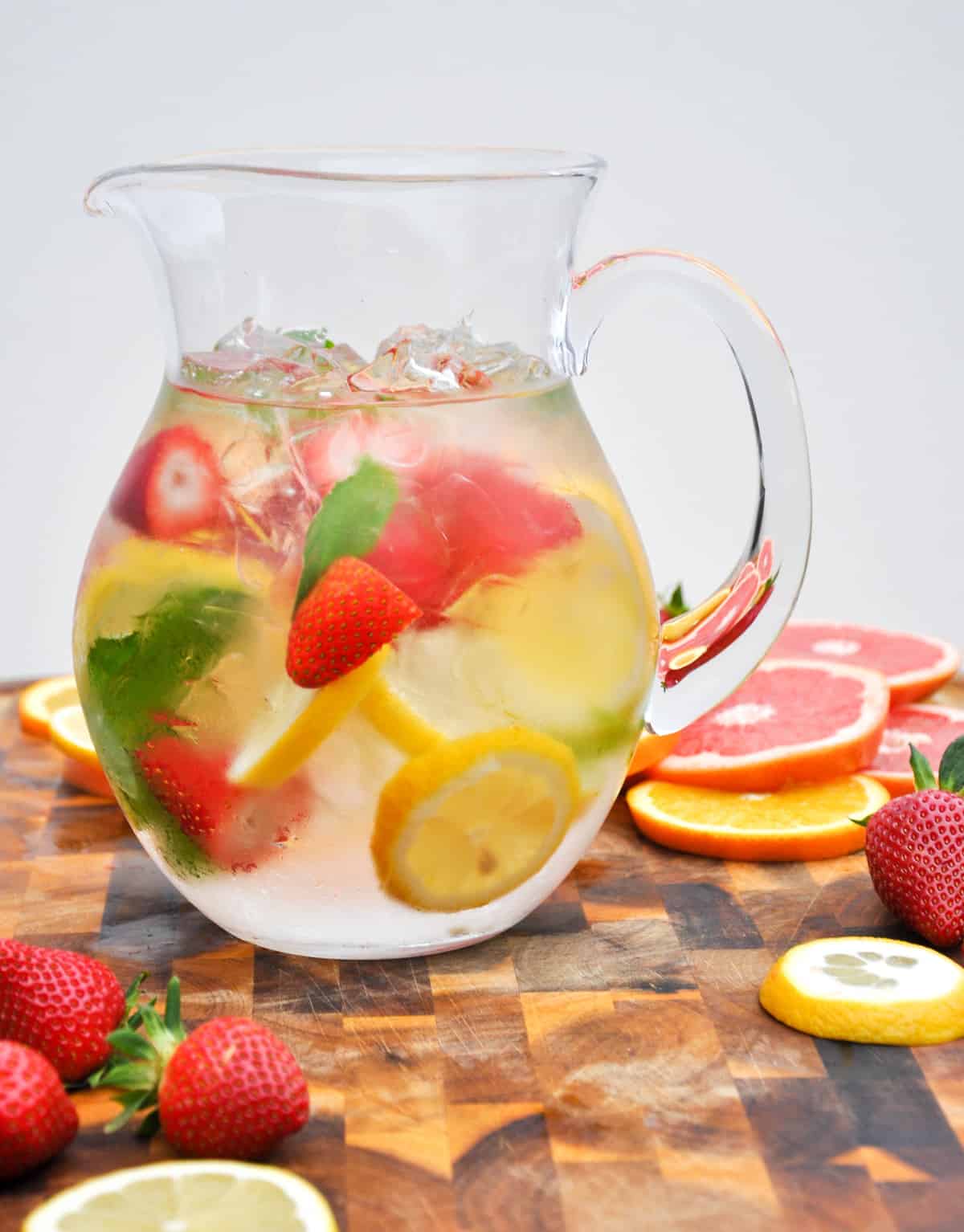 Lemon, strawberry, and mint detox water
