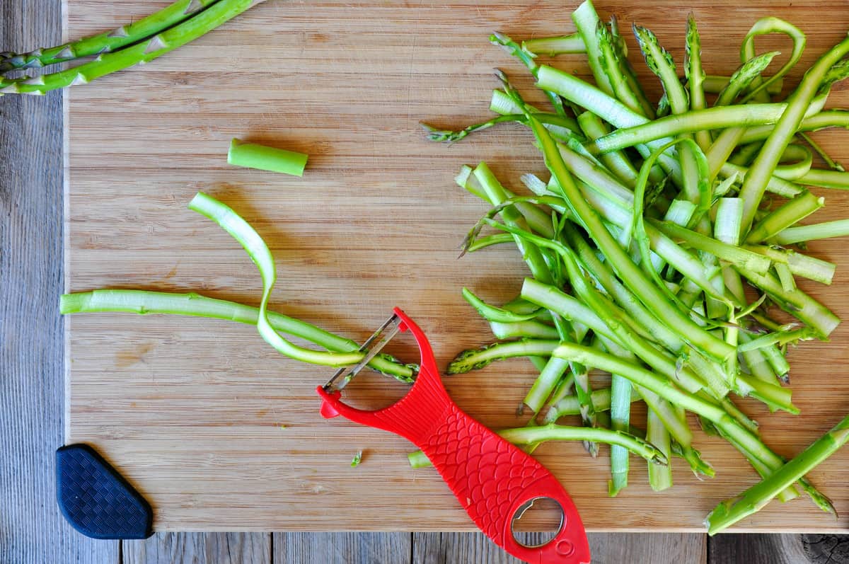 Asparagus peeled 