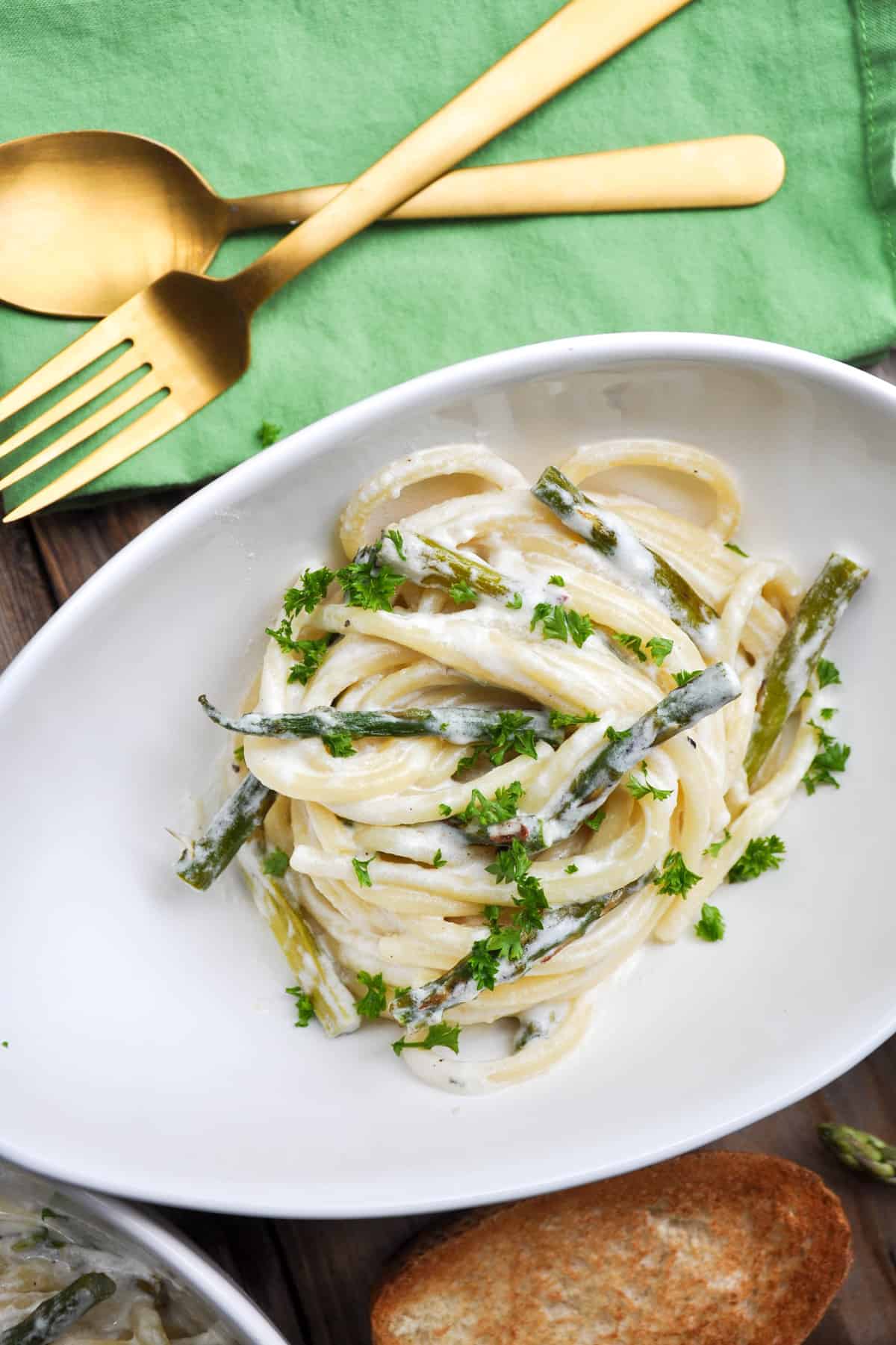 Creamy Asparagus Lemon Pasta