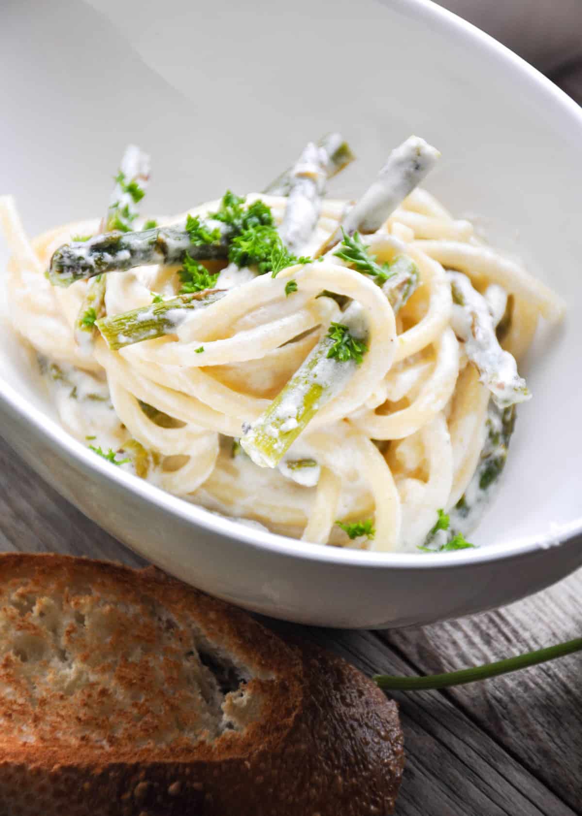 Creamy Asparagus Lemon Pasta