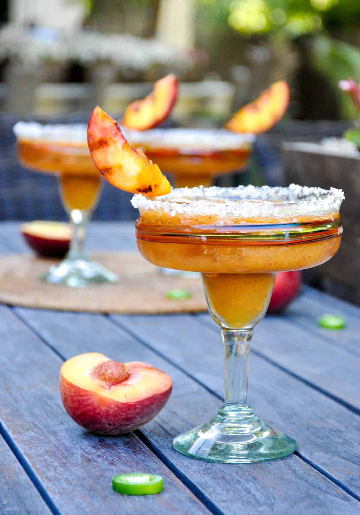 The Best Margaritas You’ll Ever Try<br>– Grilled Peach Margaritas