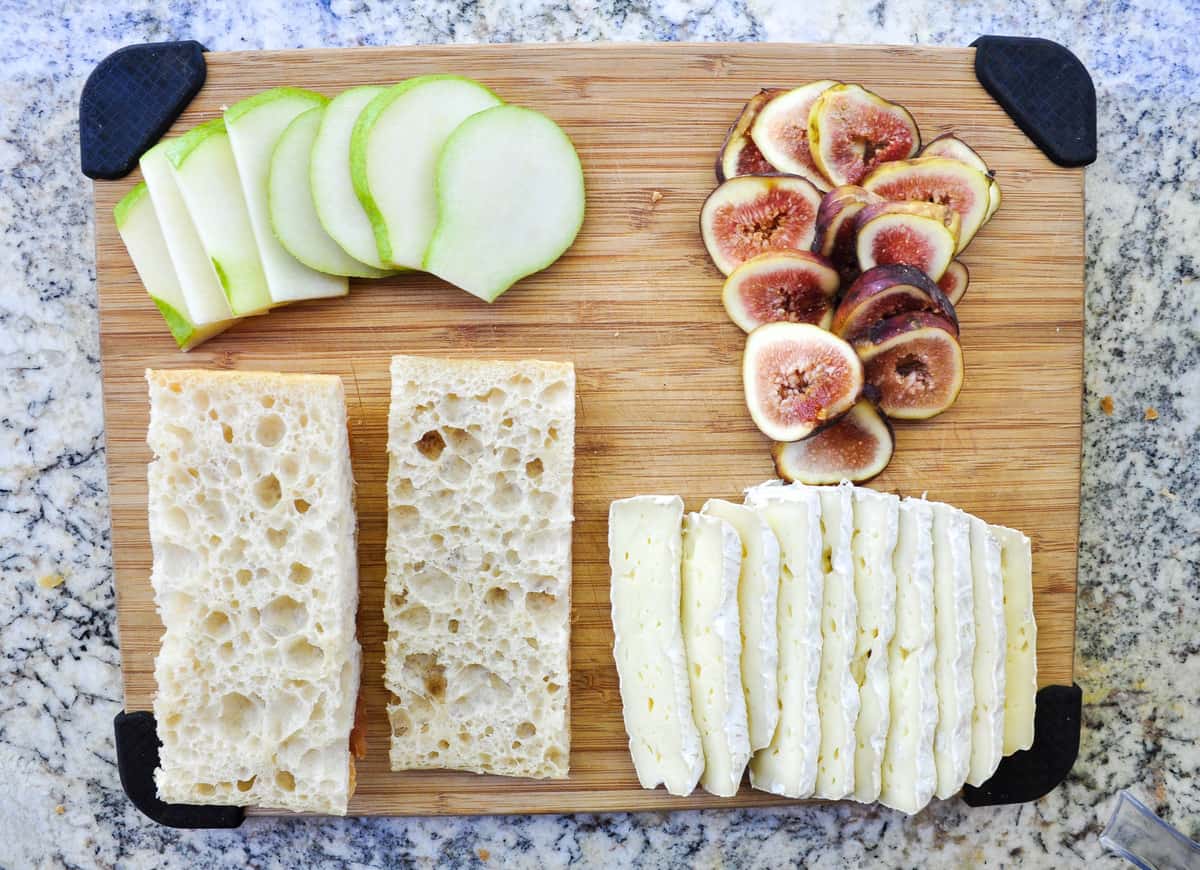 Sliced Pear, Fig, Brie and Bread