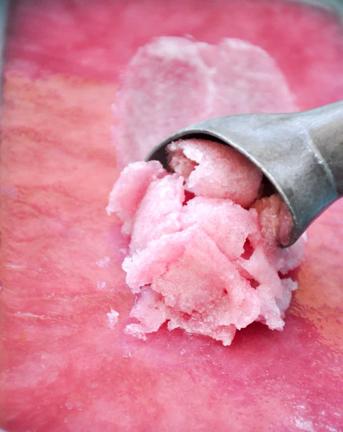 Scoop sorbet