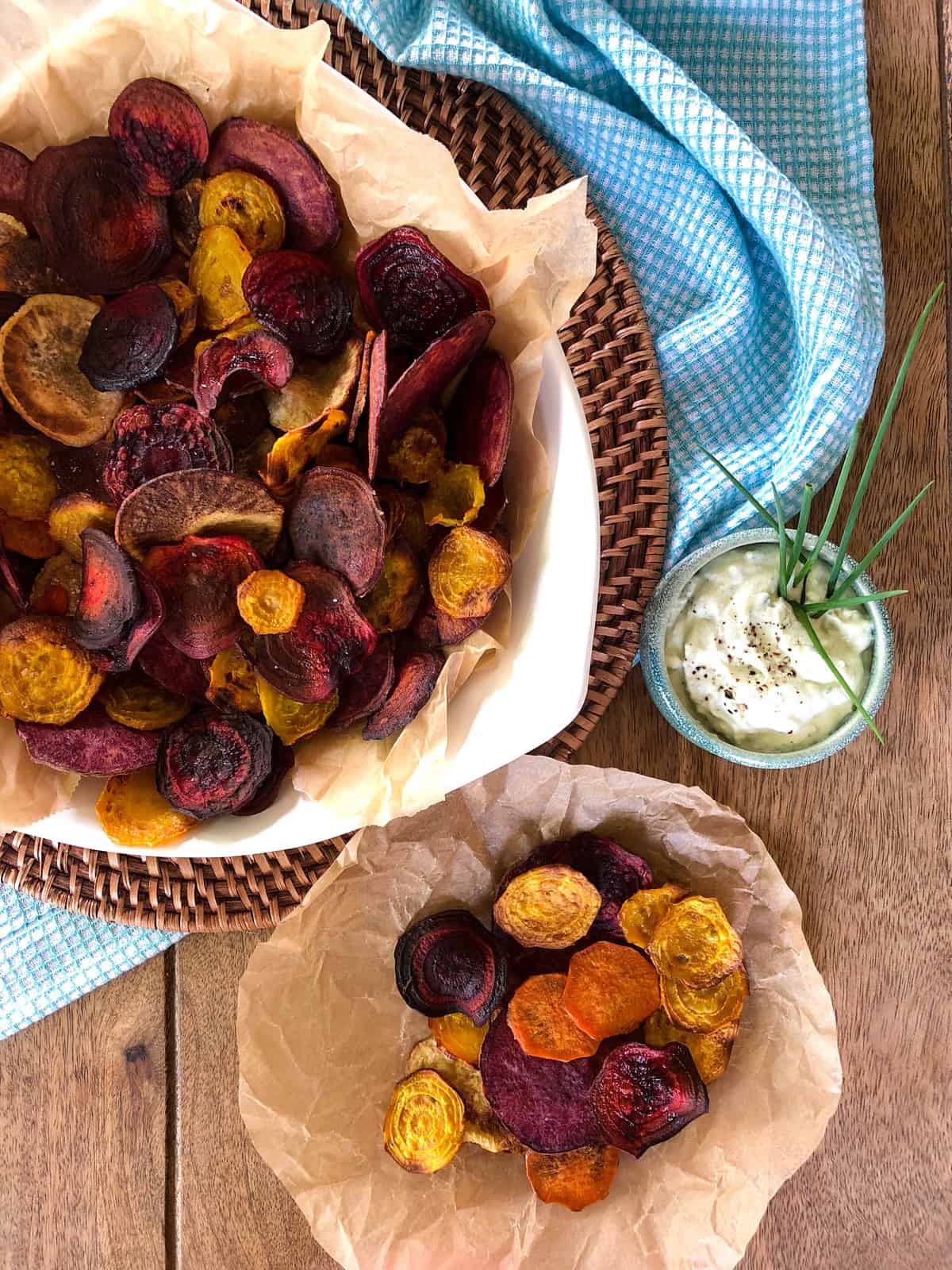 Veggie Pub Chips with Avocado-Blue Cheese Dipping Sauce