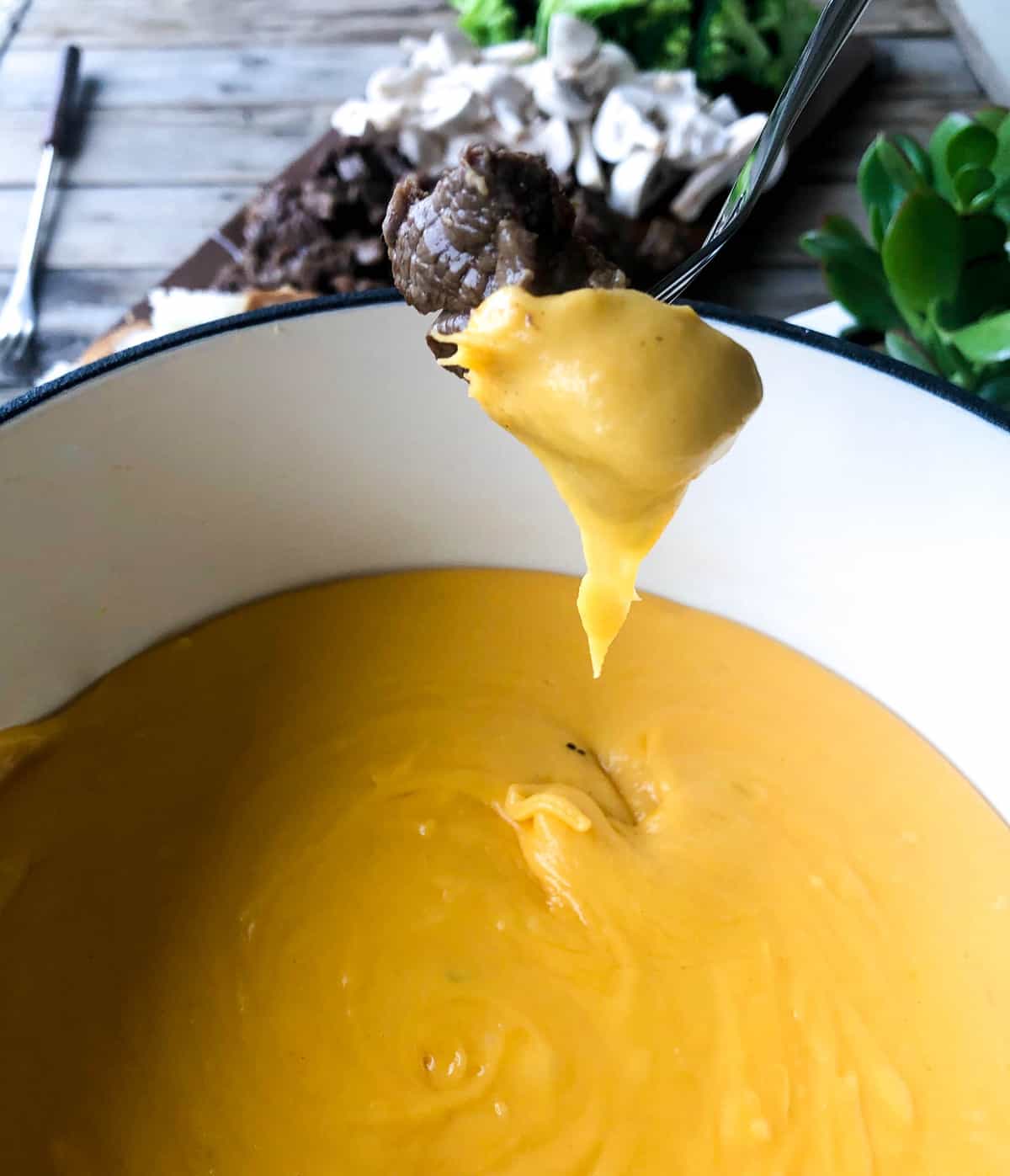 Easy Garlic Cheddar Fondue Recipe