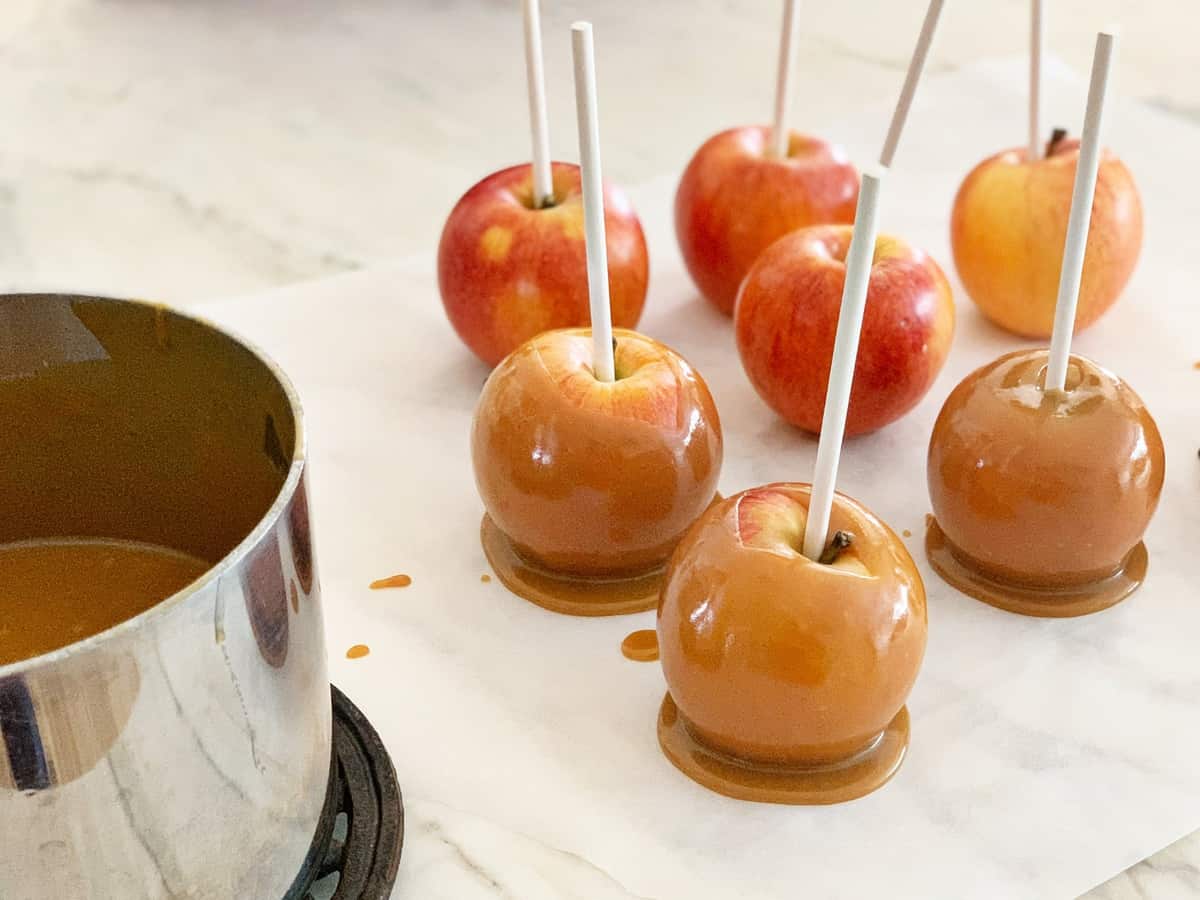 spooky caramel apples for fall 😍🍏🍯, caramel apples