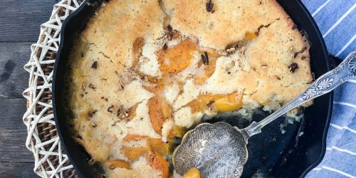 An Easy & Delicious Canned Peach Cobbler Recipe