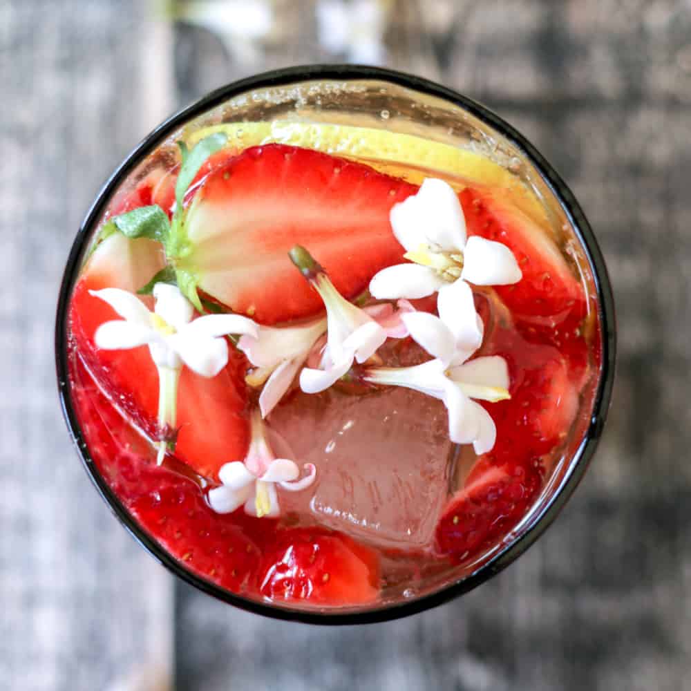 strawberry wine cocktail recipe
