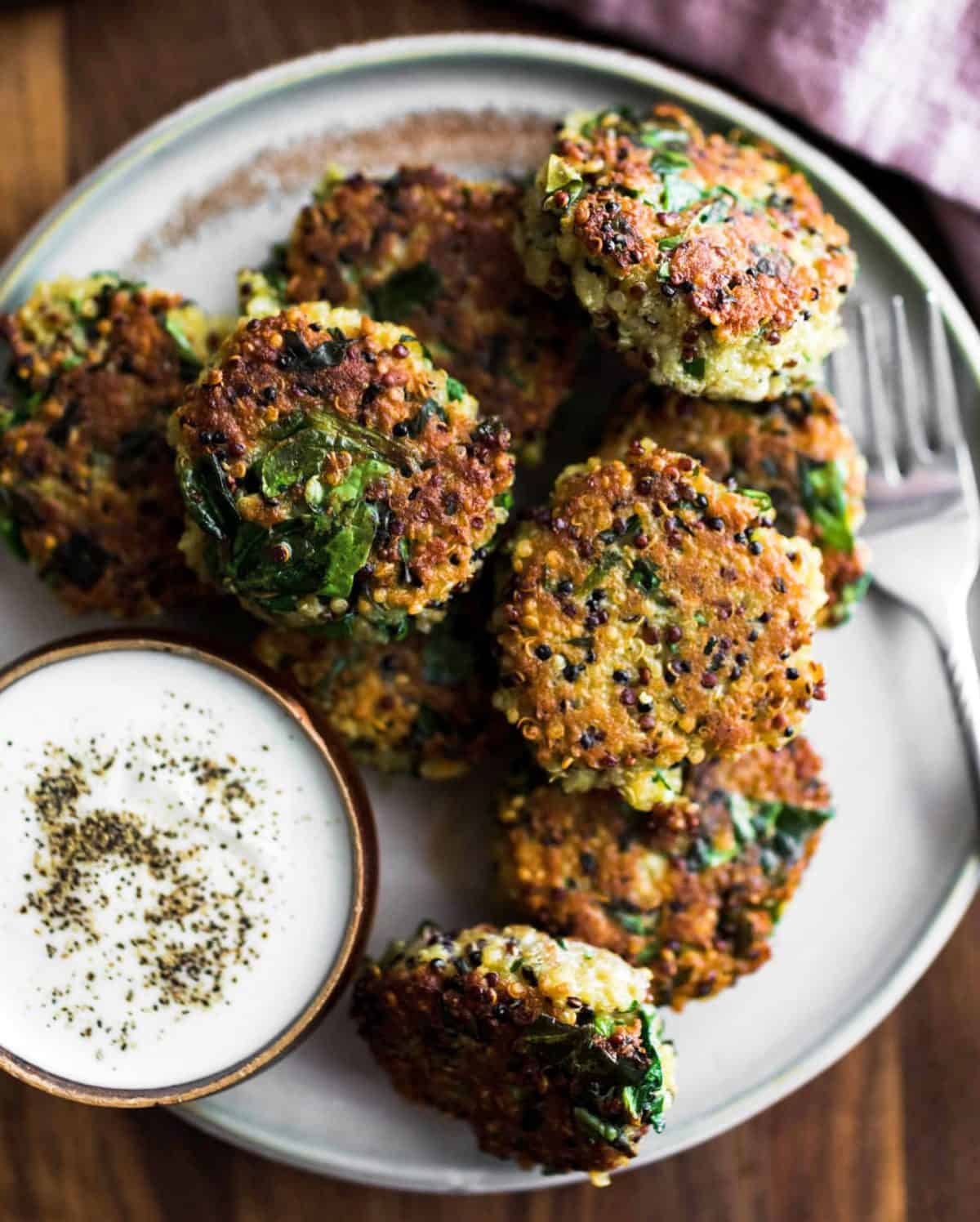 Spinach quinoa cakes.Deliciously healthy foods that kids can help make...and eat. 
