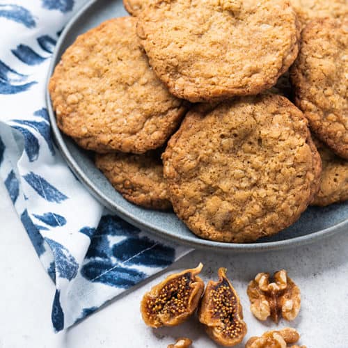 The best healthy oatmeal cookie recipe with figs & nuts