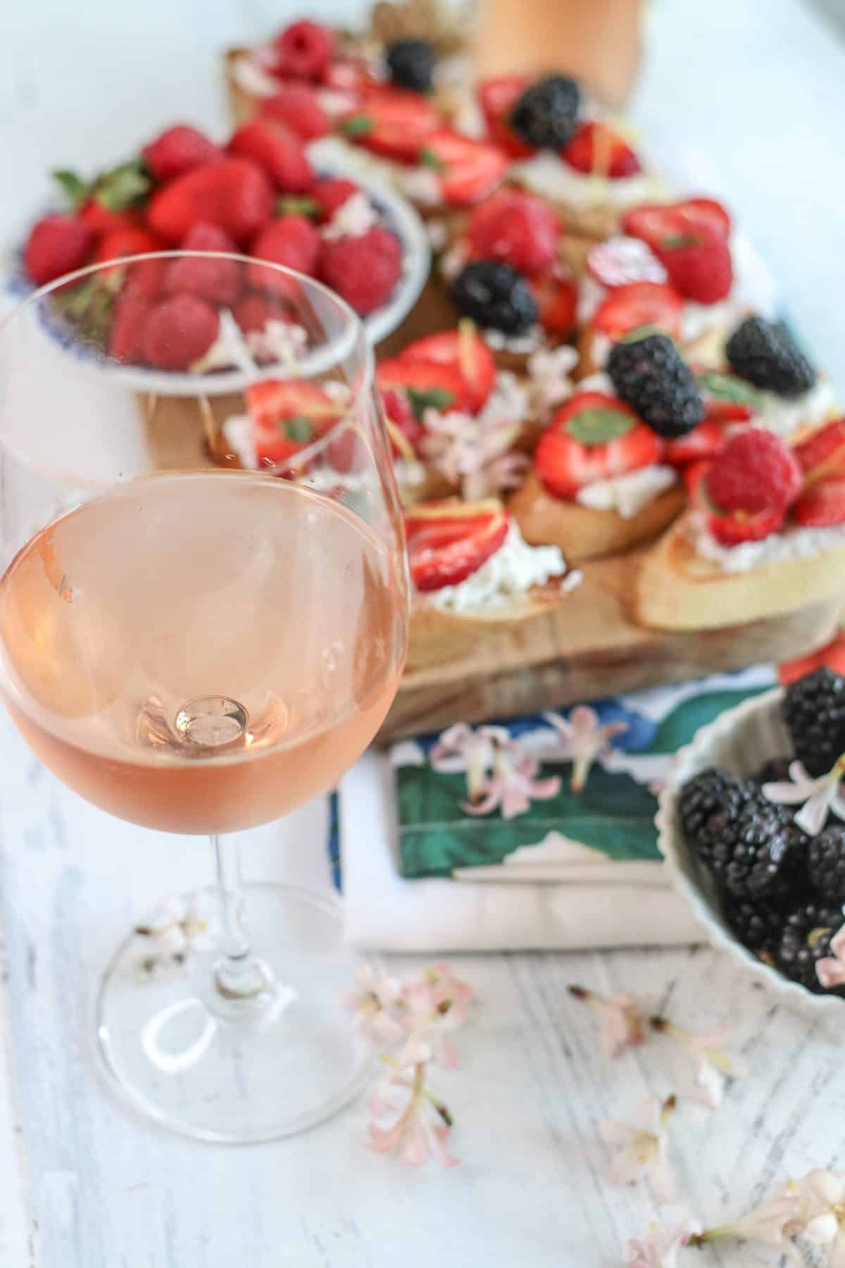 berry crostini with Rosé wine