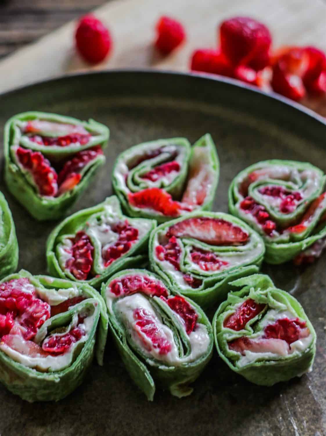 Fresh Berry Roll Ups from This Mess Is Ours inspired by Spooniverse