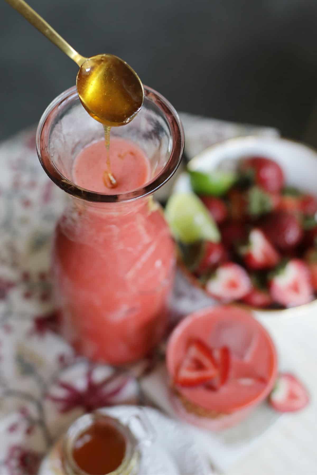 HOW TO MAKE STRAWBERRY KEY LIME AGUA FRESCA RECIPE