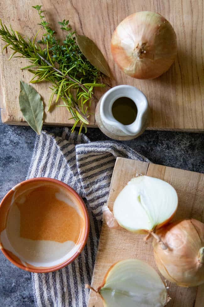 Ingredients needed to make sweet onion jam.