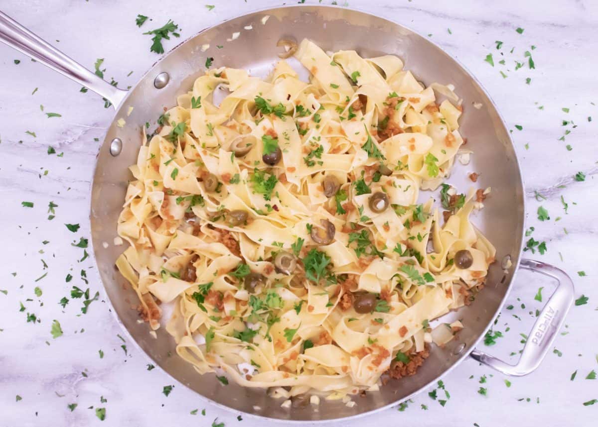 Lemon Garlic Butter Pasta & Olives_Jerry James Stone