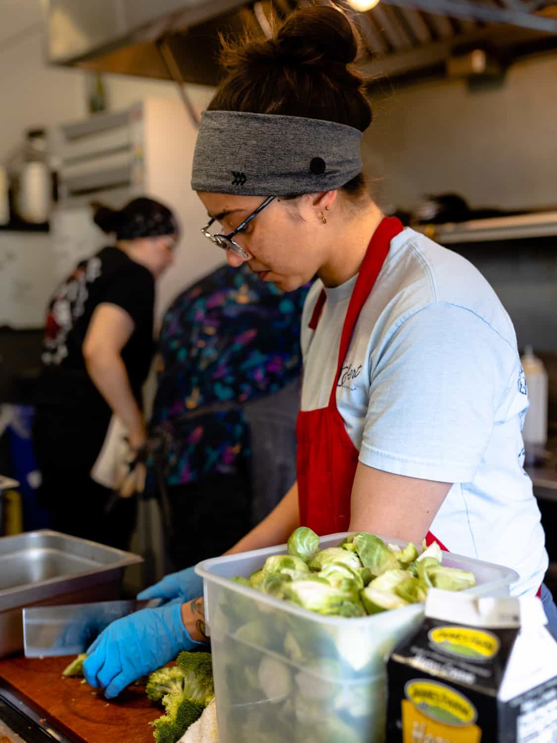 Libelula (restaurant) in Downtown Fresno, CA sources produce from local farmer's markets and vendors.
May 2023
Sous chef prepares brussels sprouts
Photography by Hilary Rance