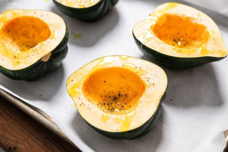 preparing acorn squash for roasting