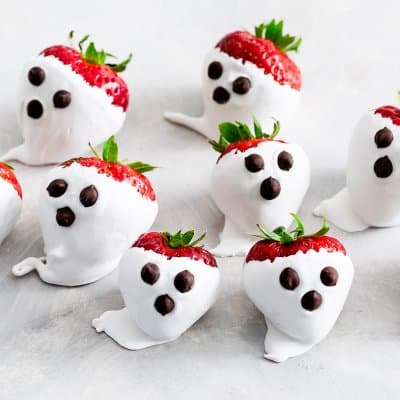 white chocolate strawberry ghosts