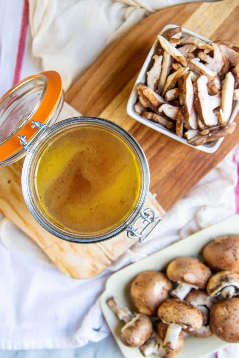 How to Make An Easy Mushroom Broth