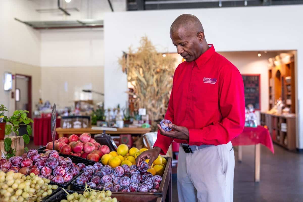 Students Run the Show at Fresno State’s Gibson Farm Market 