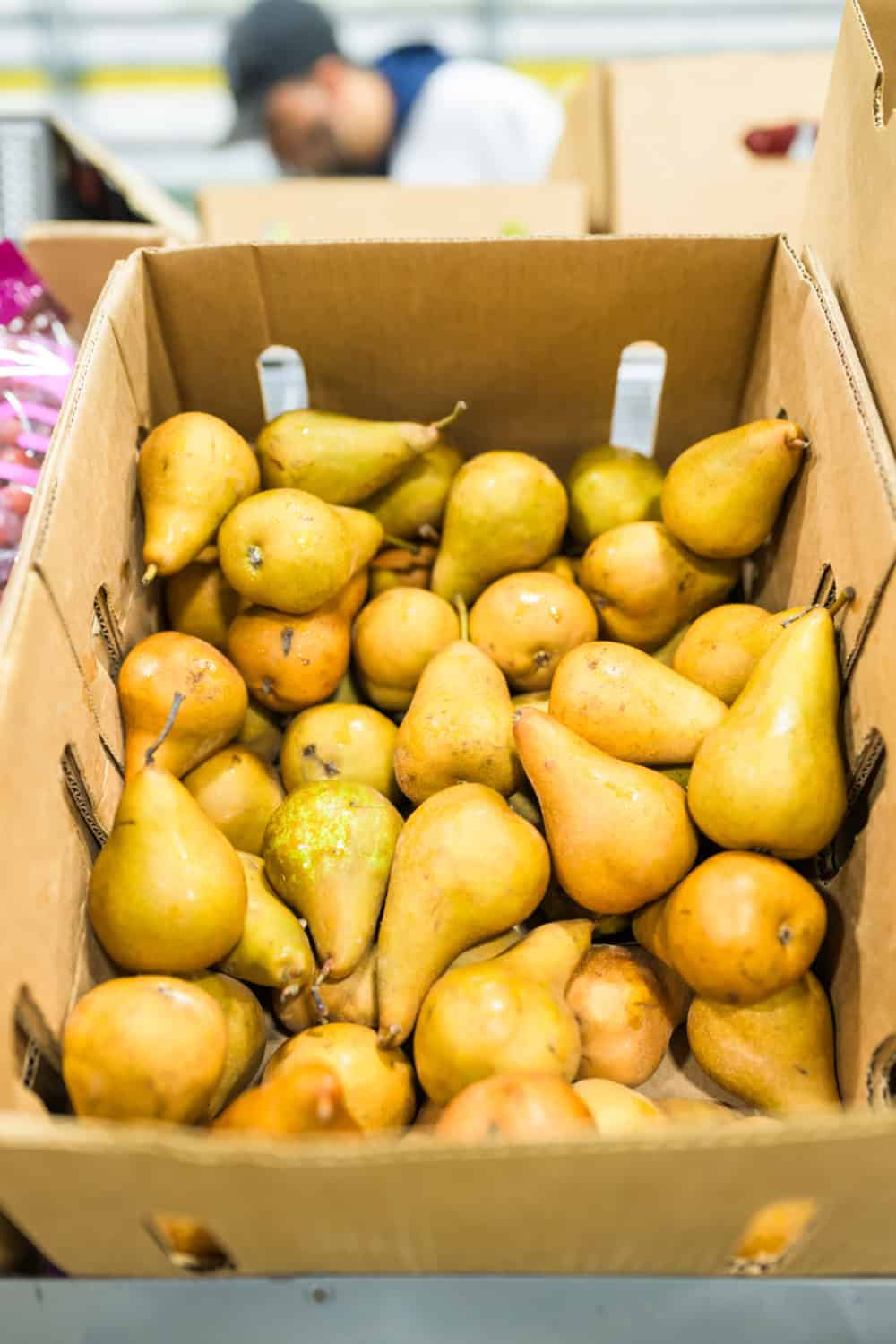 a box of pears at The FruitGuys