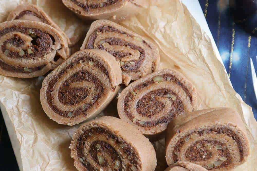 Clos up of raw cinnamon rolls.