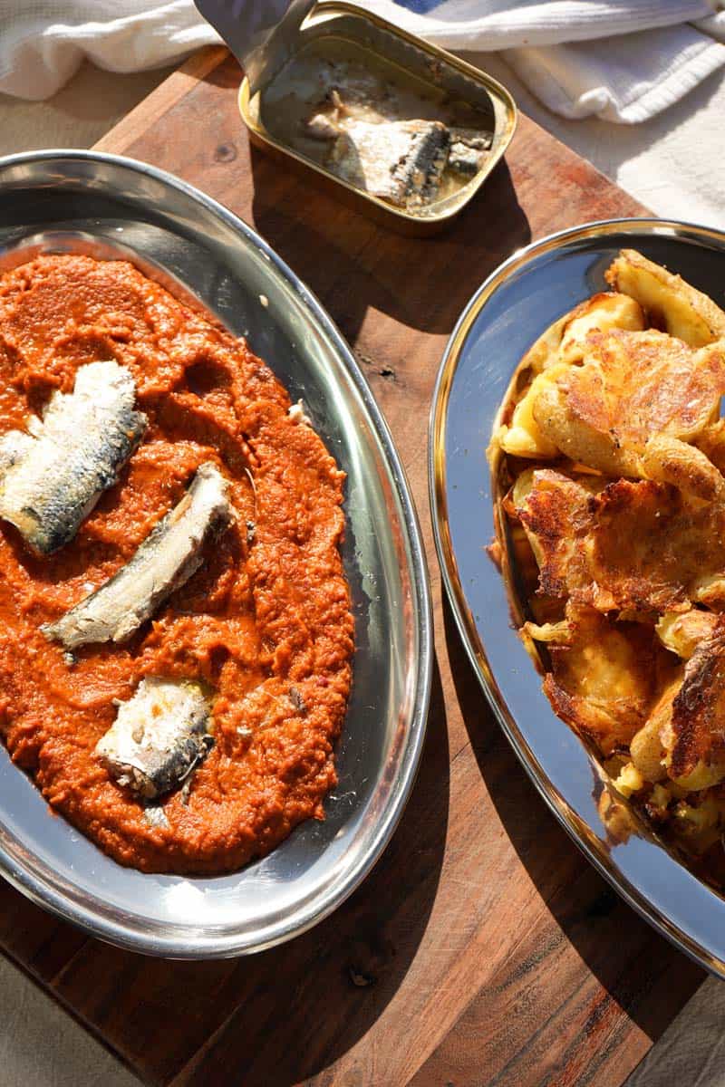 Sardella with Batatas ao Murro ready to serve.