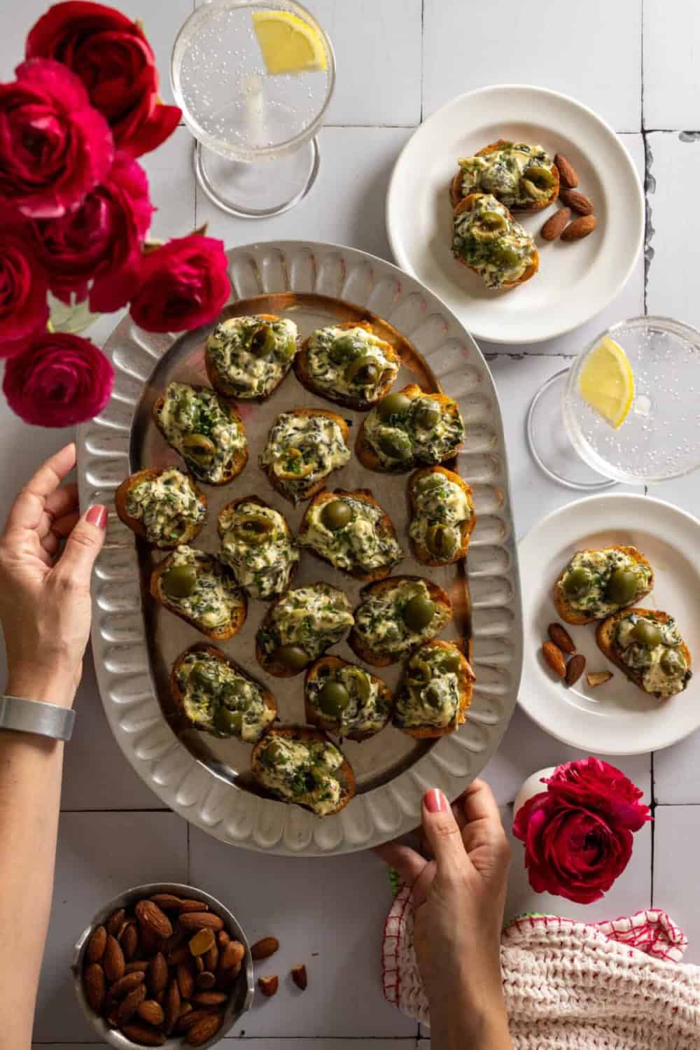 spinach olive dip crostini