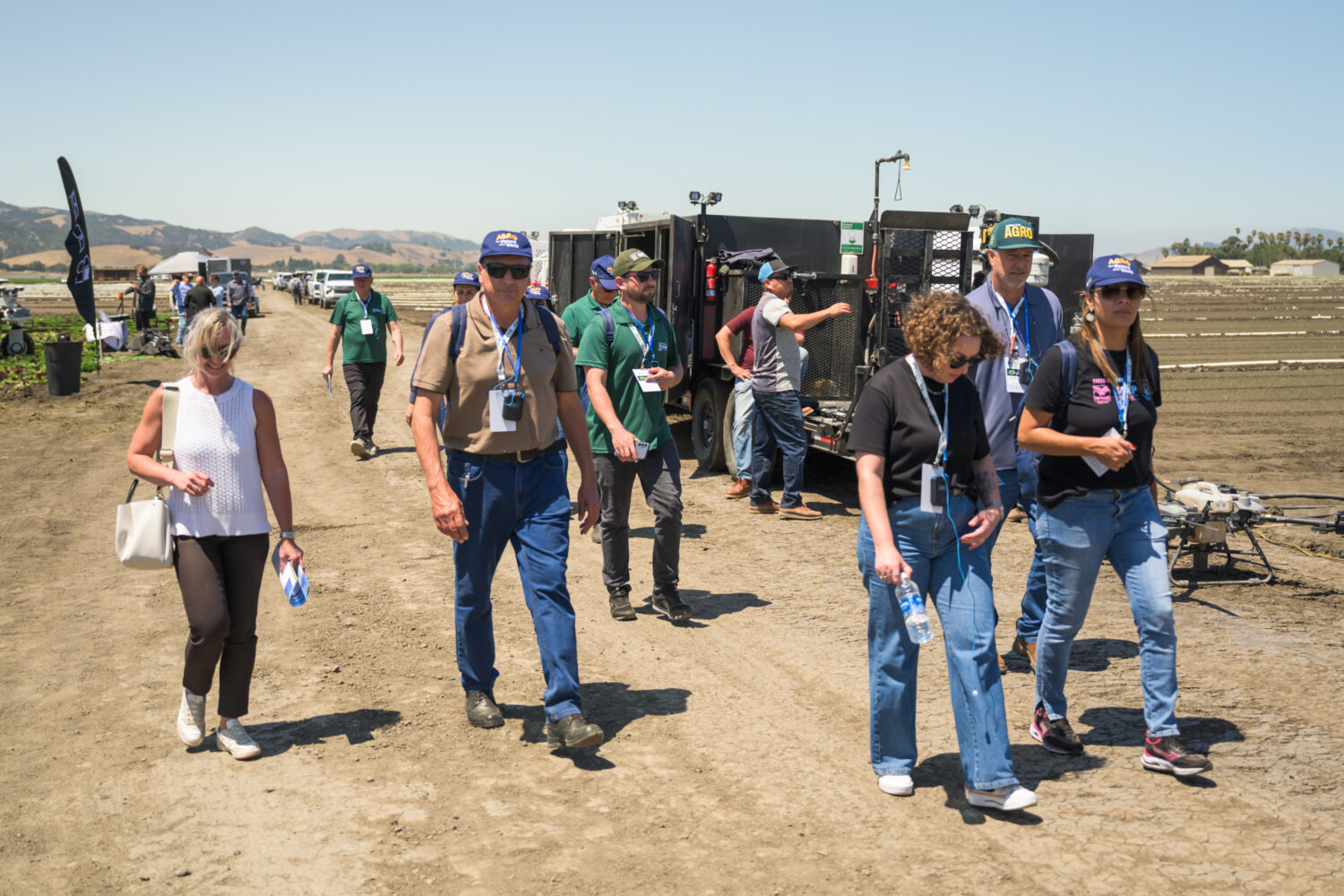 farmers, investors and policy makers participating in Field Day